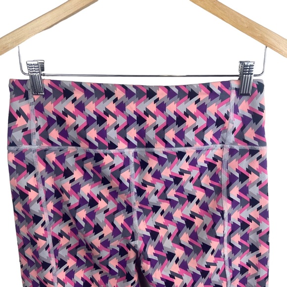 Victoria Secret VSX Multicolored Crop Capri Leggings Size Medium - Picture 9 of 11